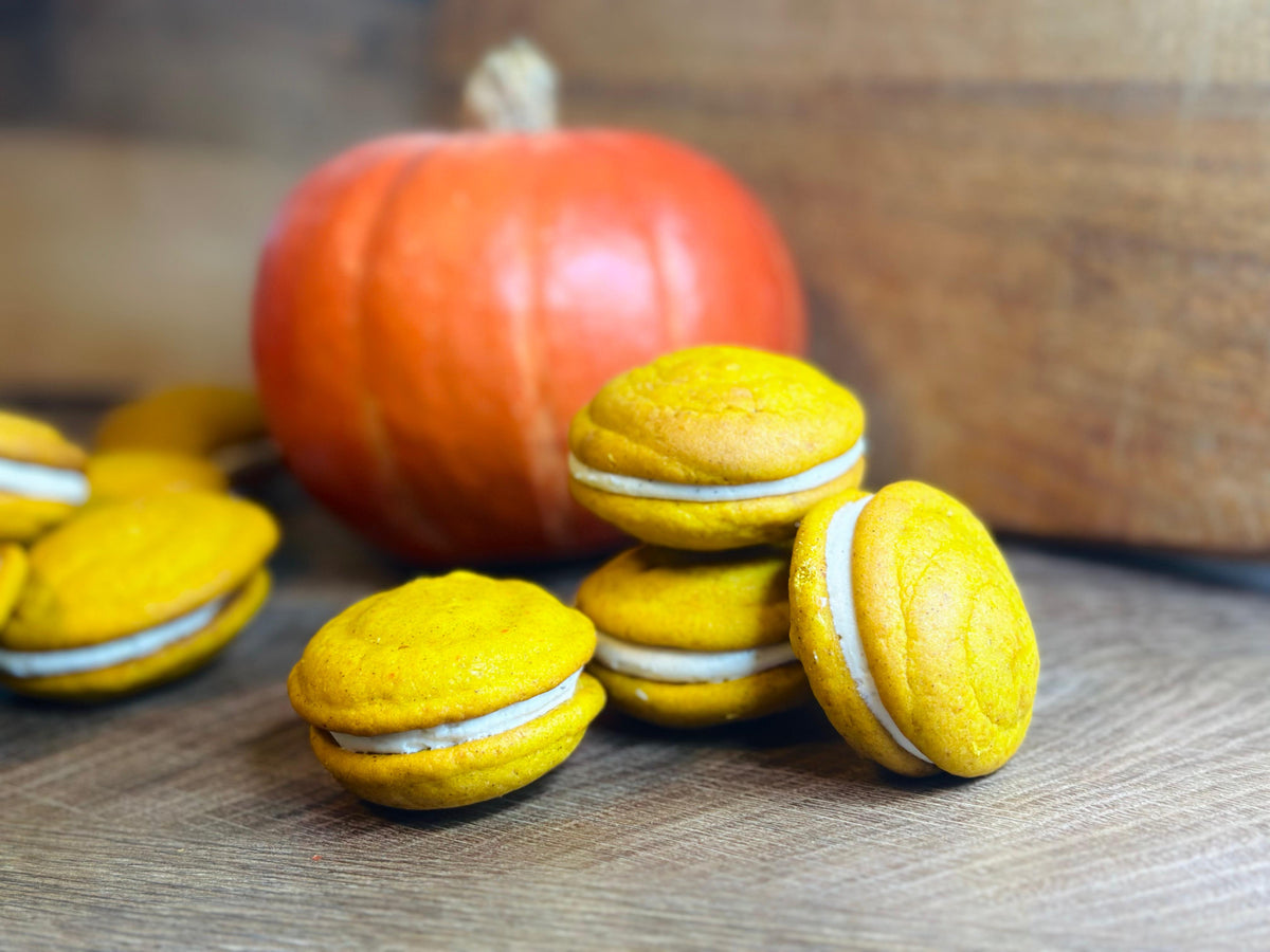 Vegane Kürbis-Whoopie Pies mit Vanille-Protein-Creme
